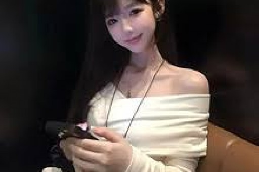 晒病历卖惨遭全网嘲讽！网友小英这波操作把同情心当韭菜割了